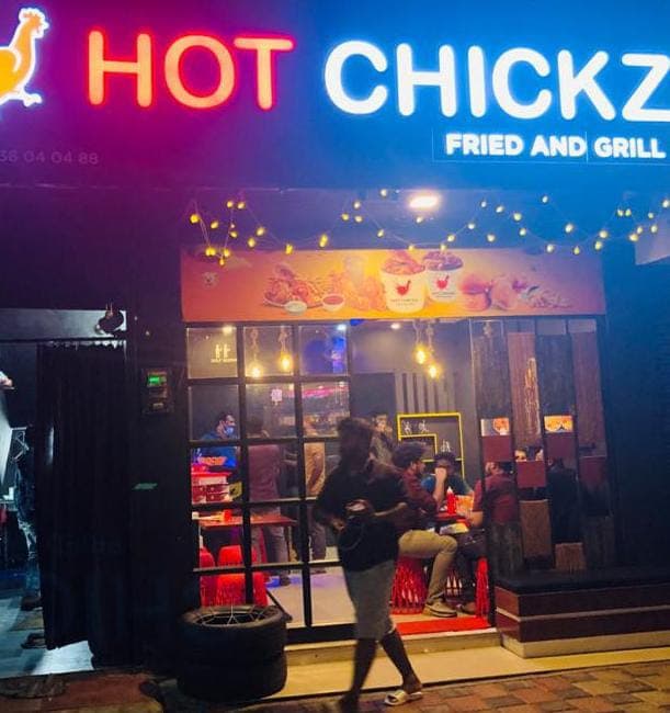 Hot Chickz Fried And Grill 4