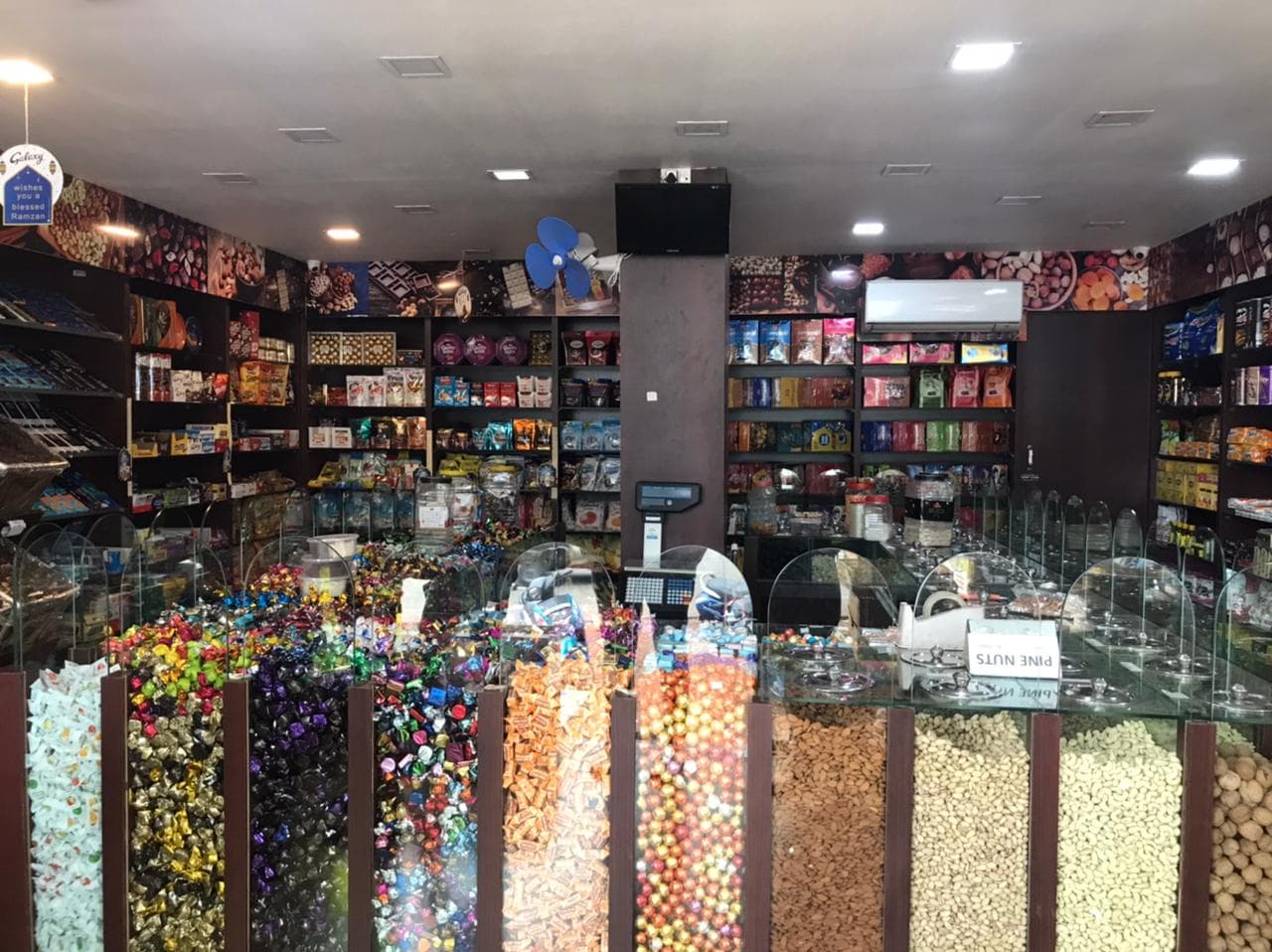 Emarat Dates & Nuts 2
