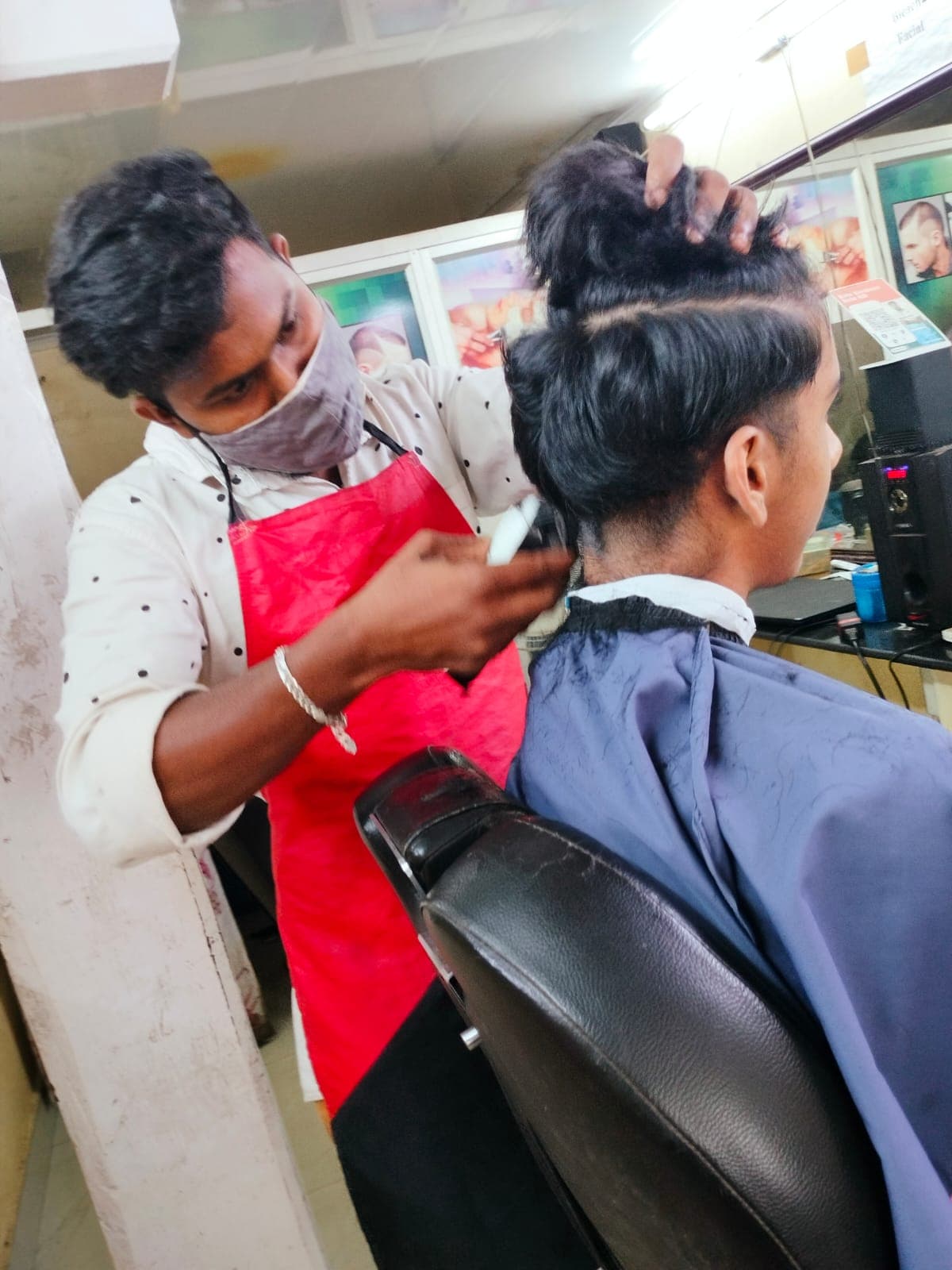 Wet Look Beauty Parlour 3