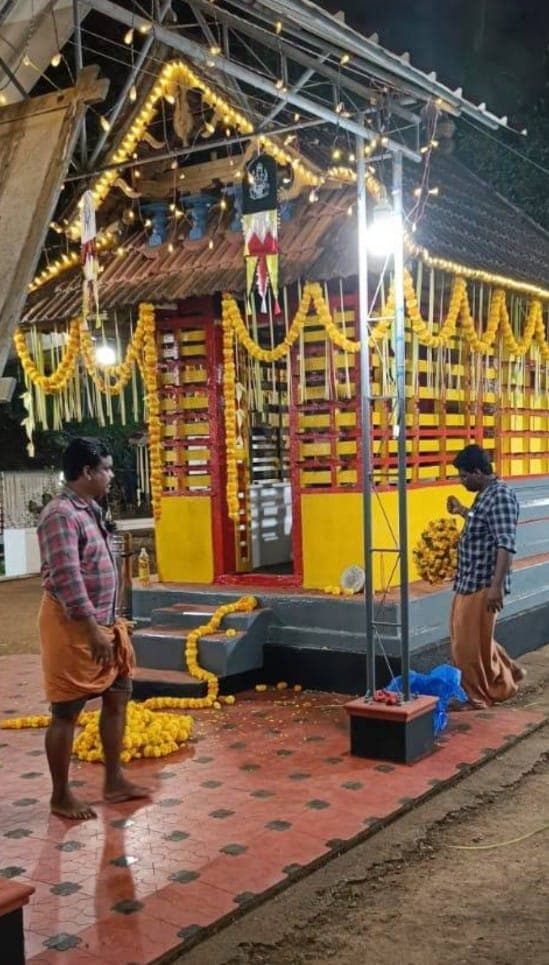 Puthoor Cherucholakkara Bhakavathy Temple 3