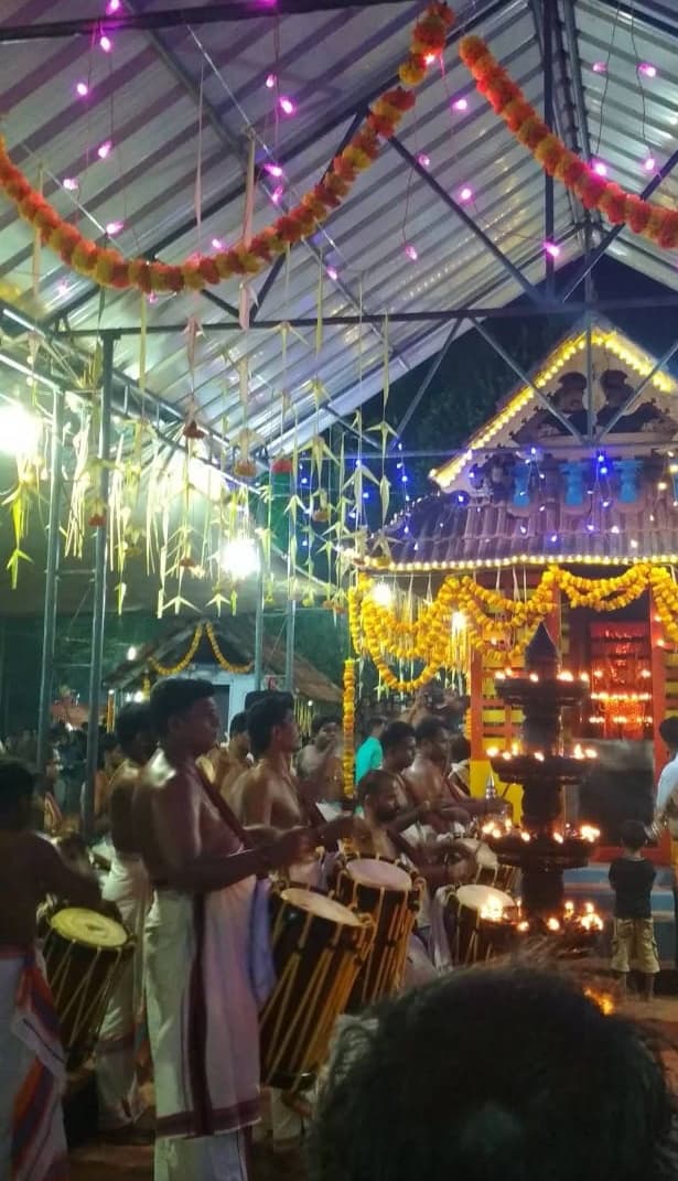 Puthoor Cherucholakkara Bhakavathy Temple 4