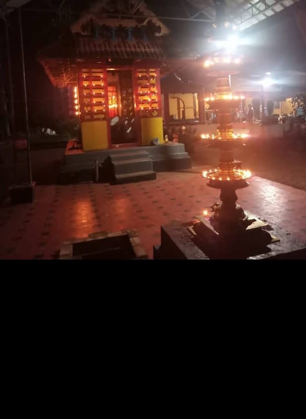Puthoor Cherucholakkara Bhakavathy Temple 5