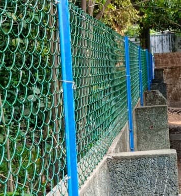 Fencing Contractor 4