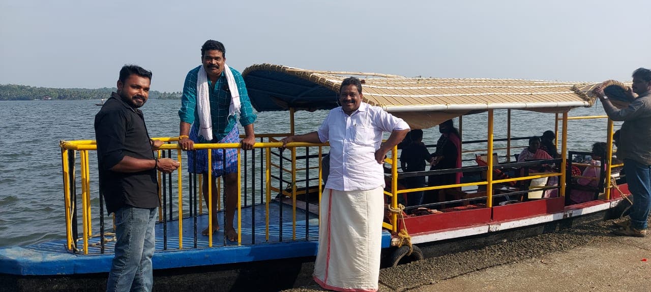 Shikara Boat-Lekshmilal 2
