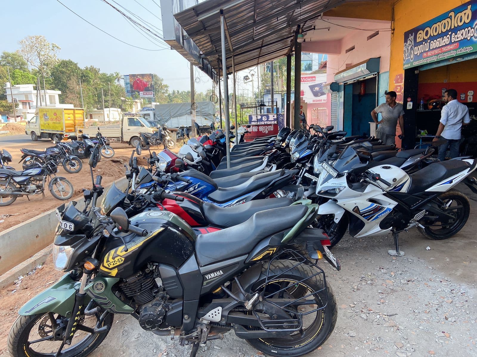 Madathil Used Cars And Bikes Showroom 5