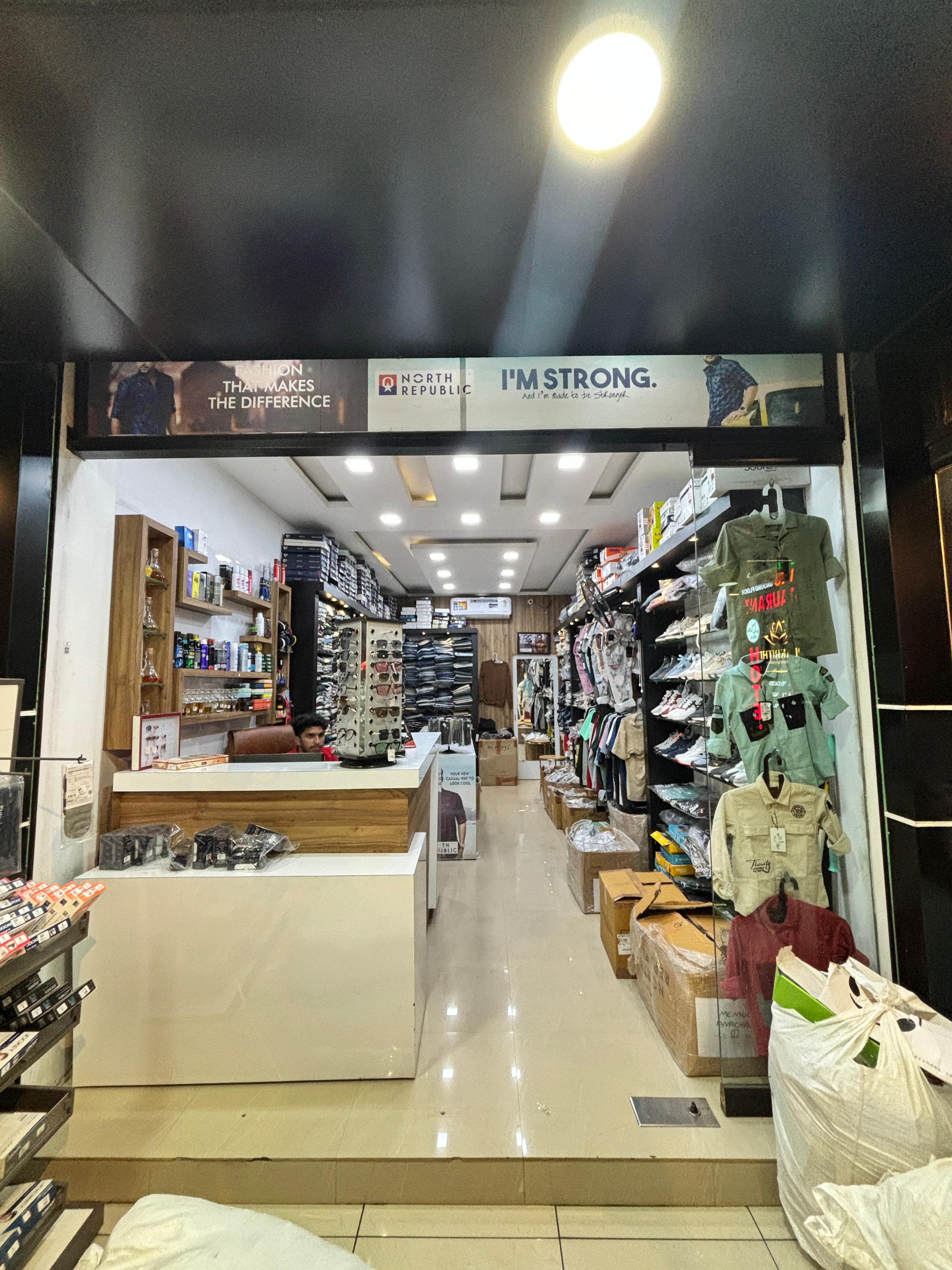 MEMOC MENS CORNER 3