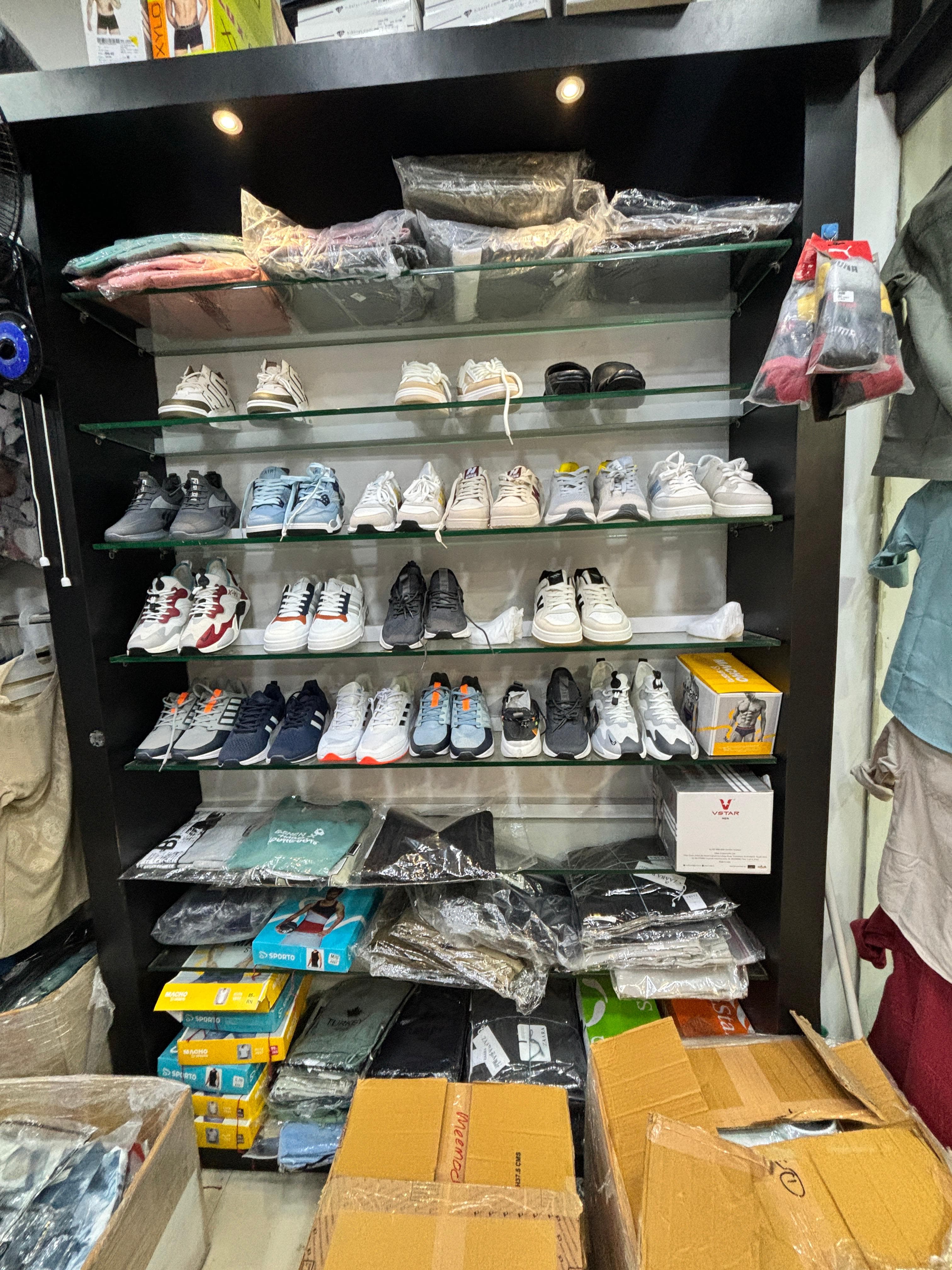 MEMOC MENS CORNER 4