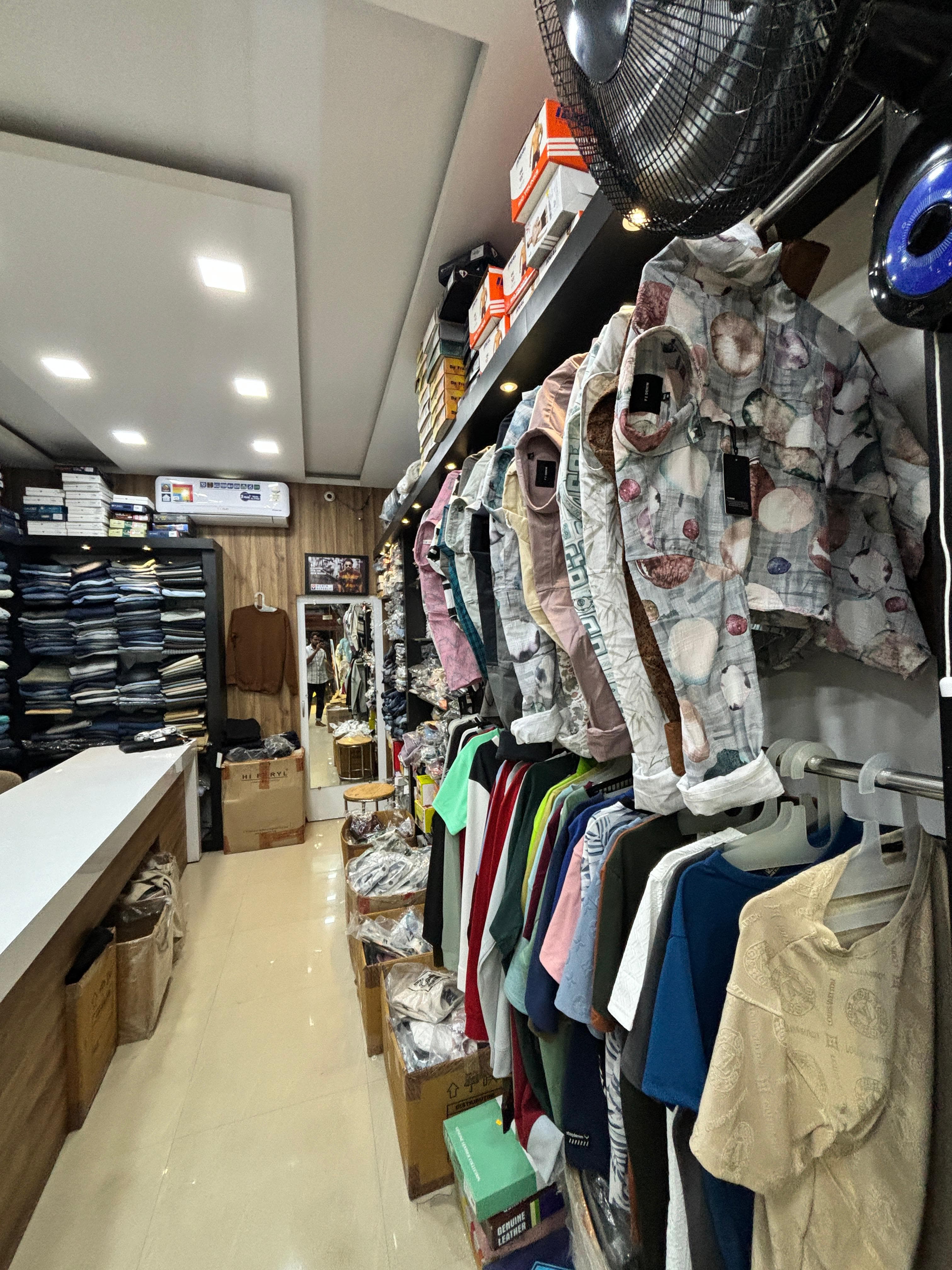 MEMOC MENS CORNER 5