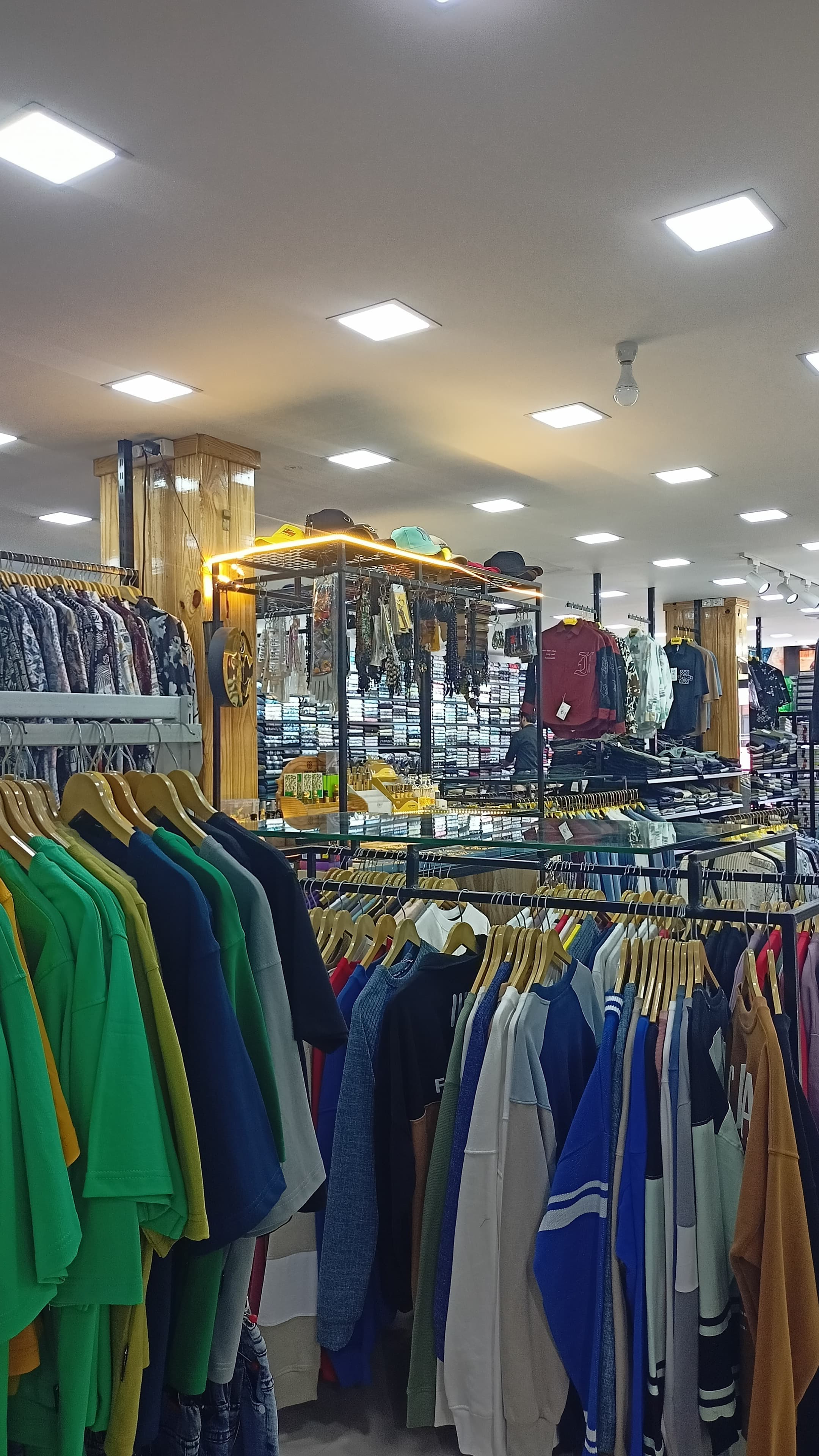 Status Exclusive Mens Shop 3