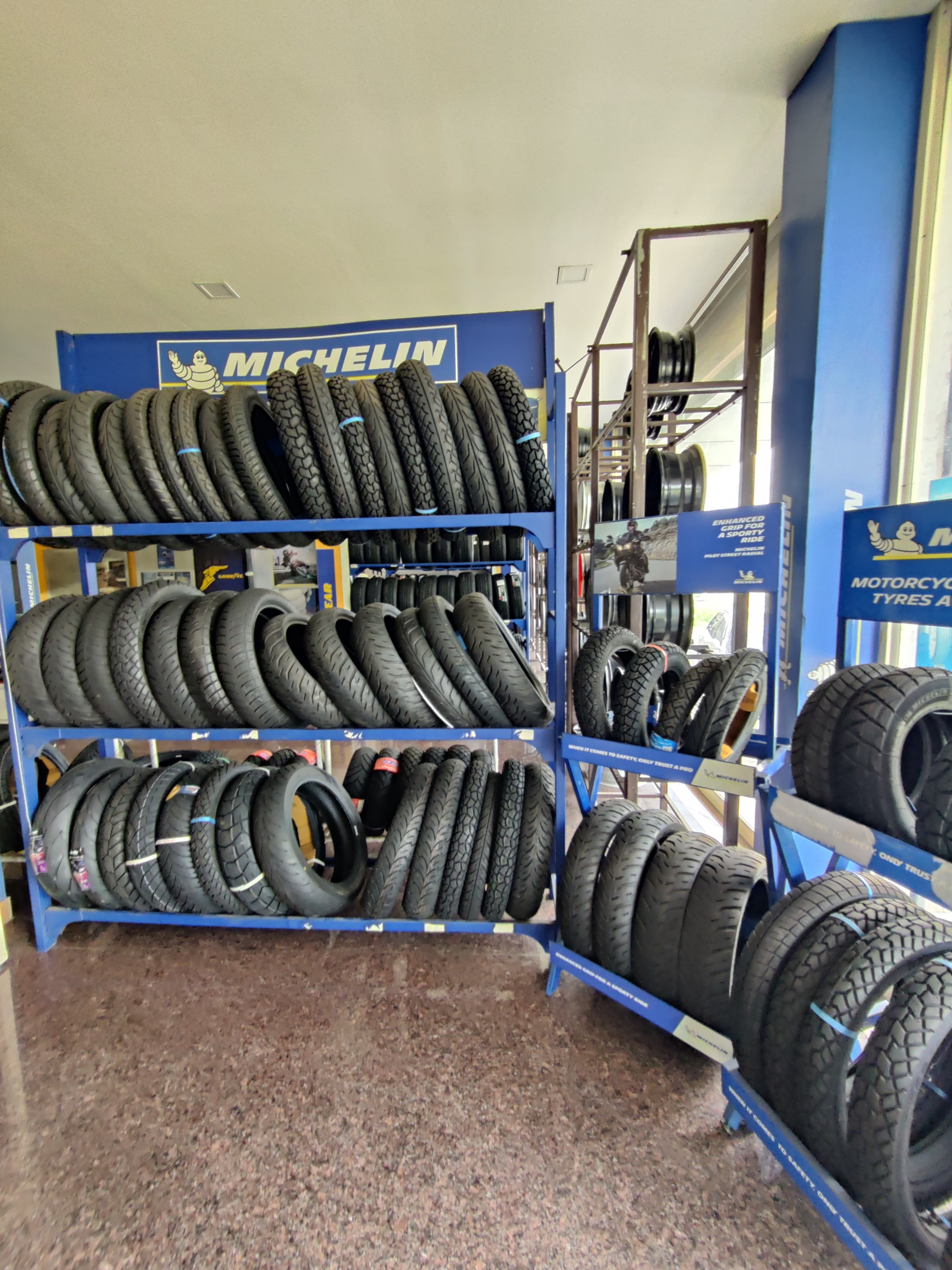 United Tyres 5