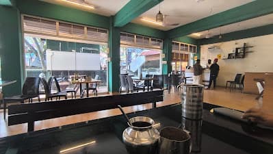 The Manchatti Restaurant 3