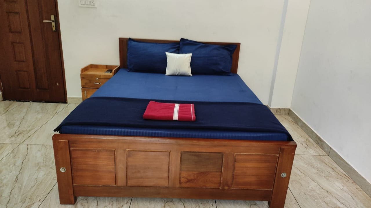 H Square Home Stay  3