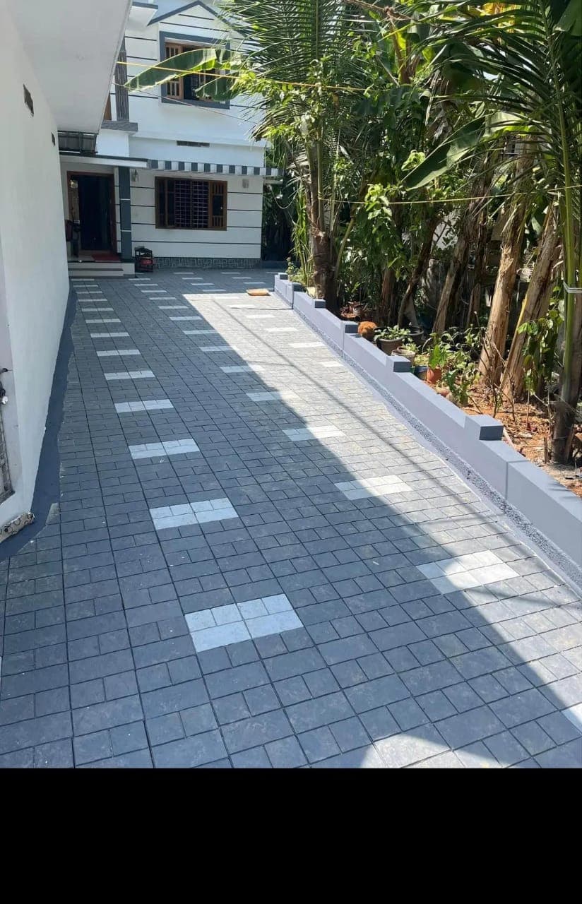 City Hollow Bricks & Interlock 4
