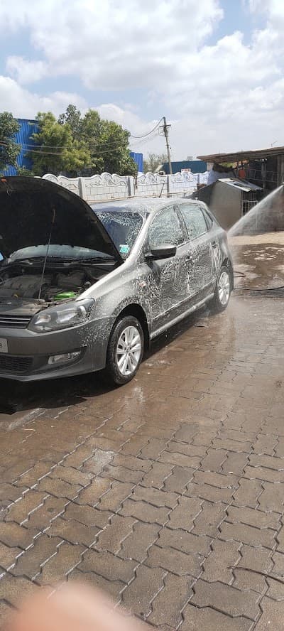Aarupadai Murugan Car Wash 3