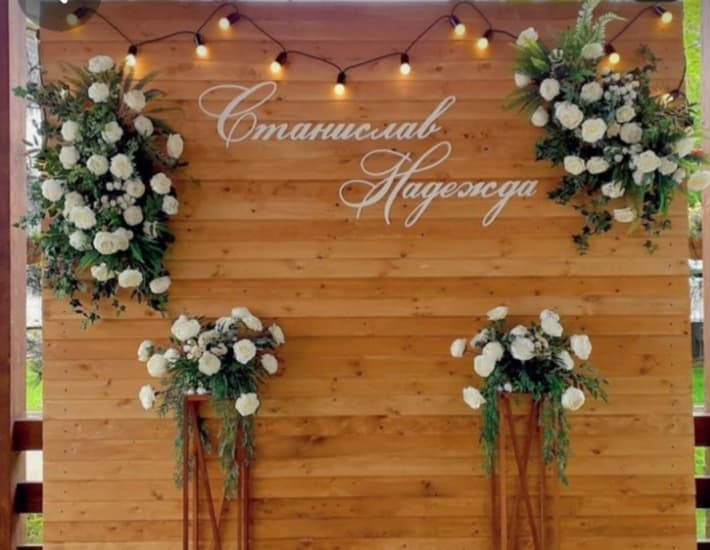 Crayons Florists & Stage Decorators 5