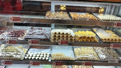 Pongalur Sri Annapoorani Sweets 4