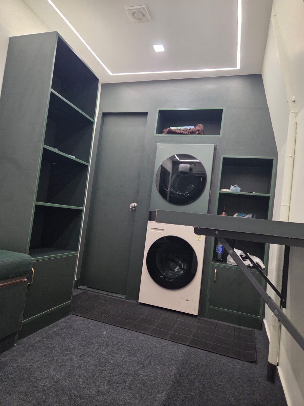 Laundro Studio 4