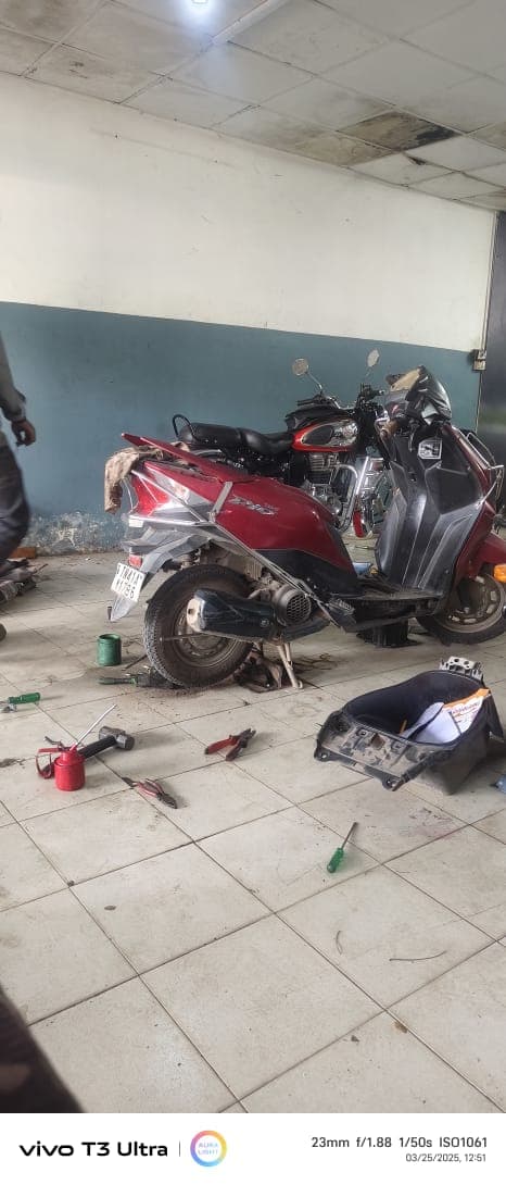 Bike Club Two Wheeler Multi Brand Services Center 5