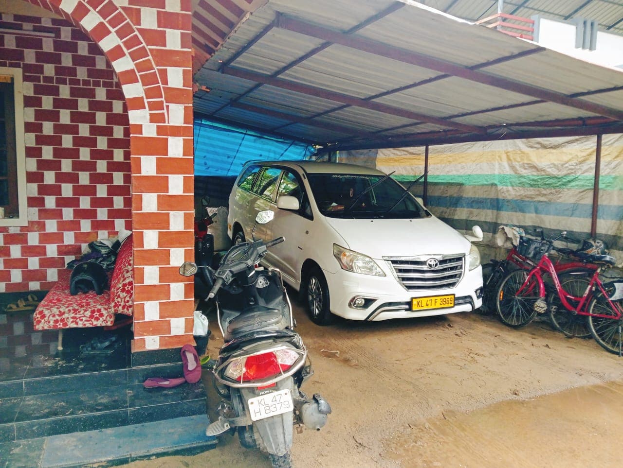 KODUNGALLUR TRAVELS  -  VISHWAMITHRAN   2