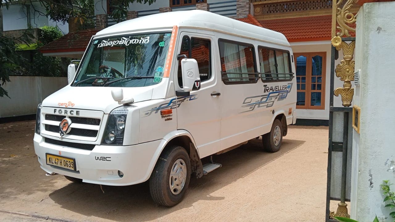 KODUNGALLUR TRAVELS  -  VISHWAMITHRAN   3