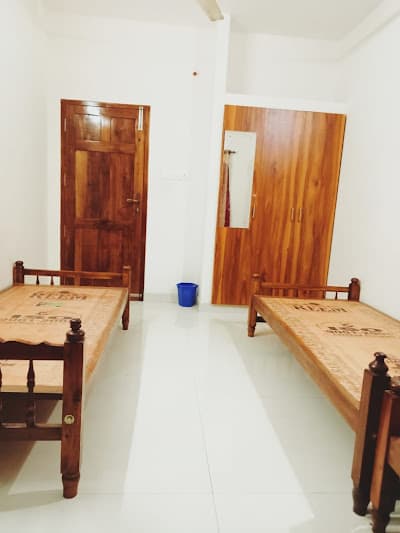 Ladies Hostel & Paying Guest 2