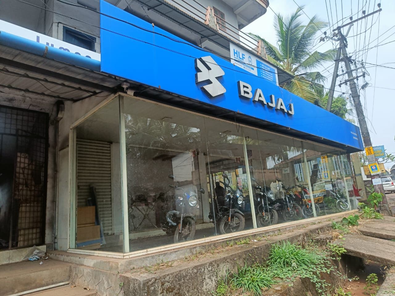 KVR BAJAJ Automobiles  5