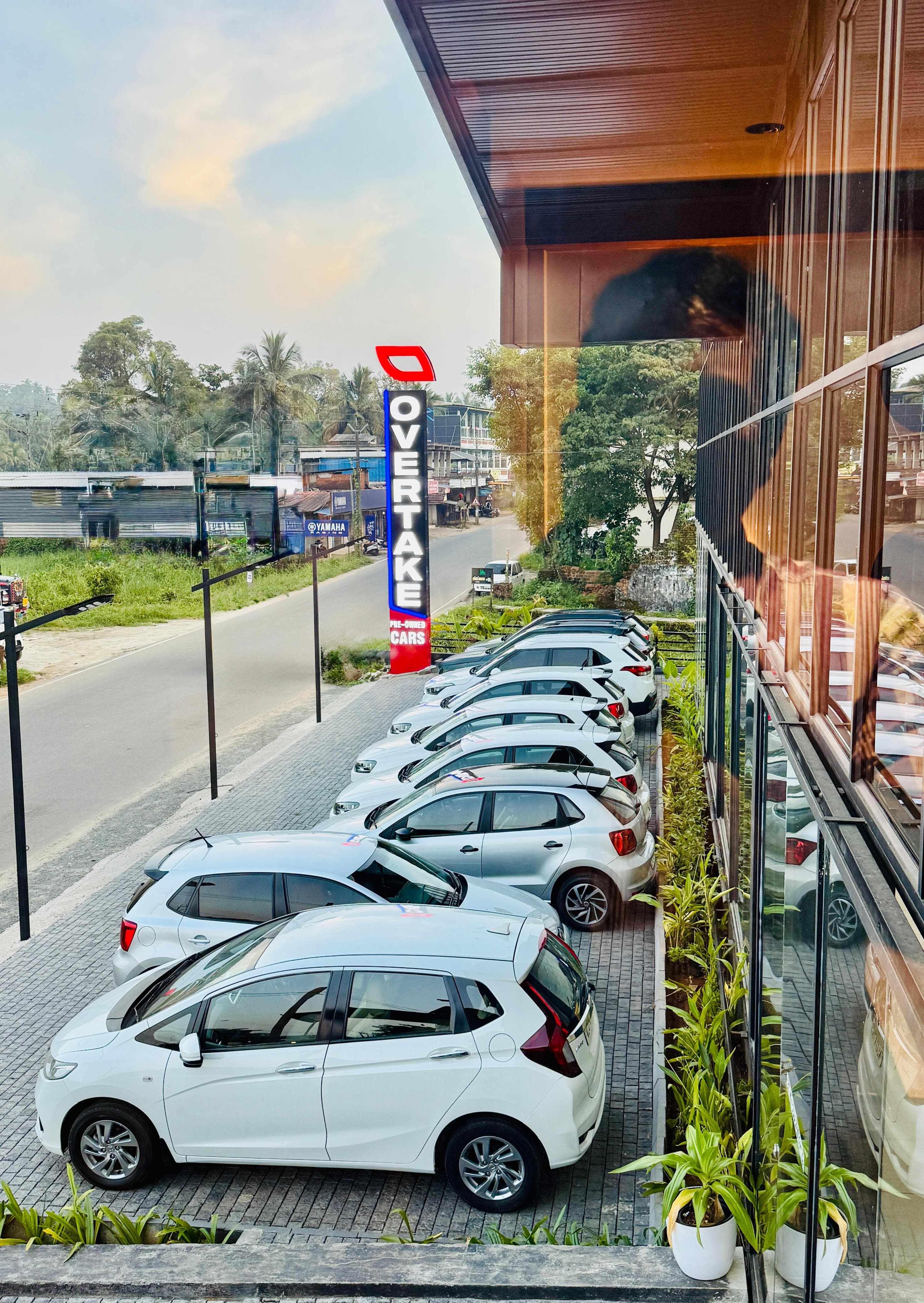 Overtake Pre Owned Luxury Cars 5
