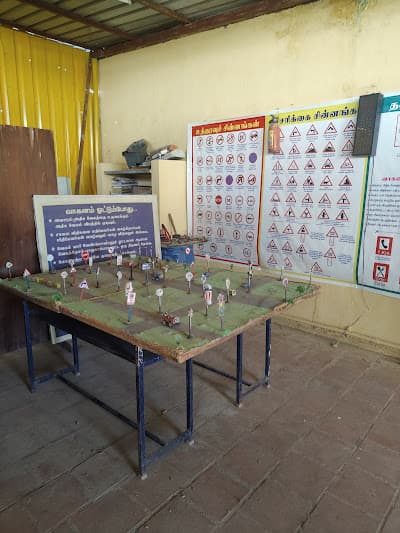 Sri Muthu Lakshmi Driving School 3