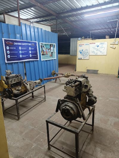 Sri Muthu Lakshmi Driving School 5