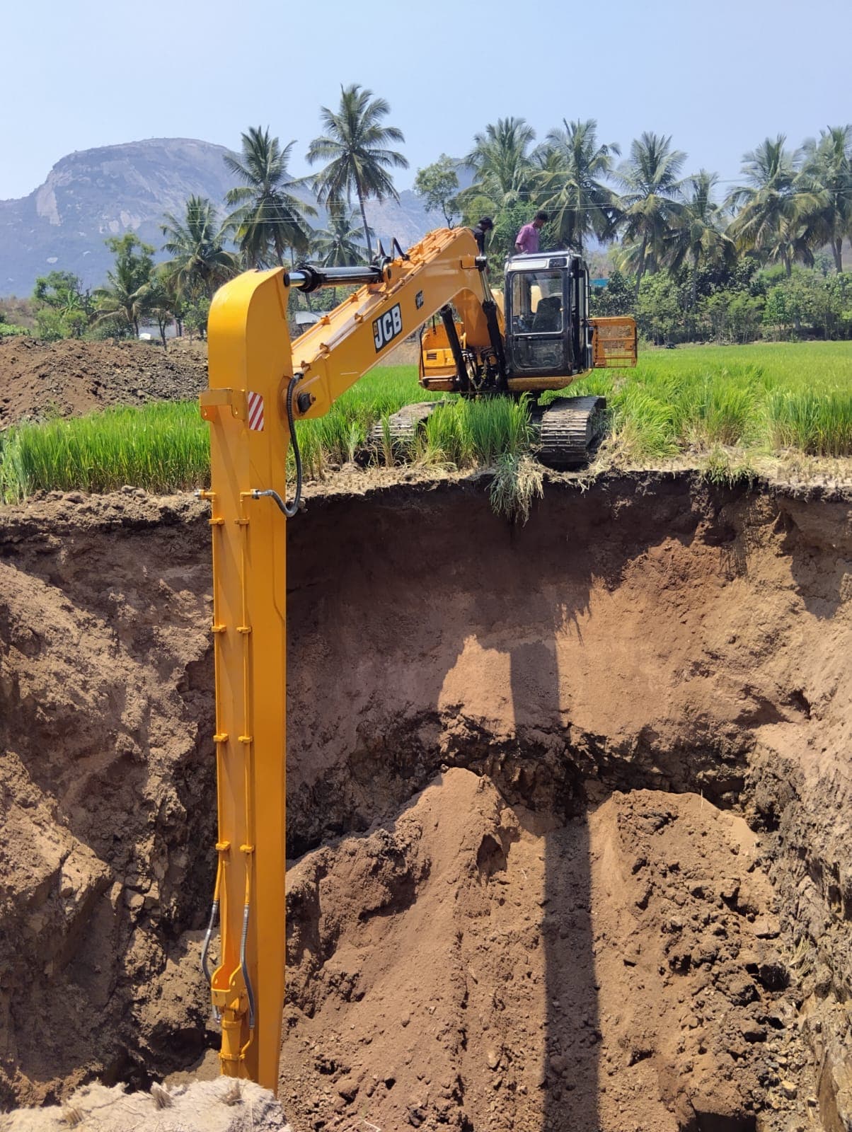 Sri Ayyanarappan Earth Movers 2