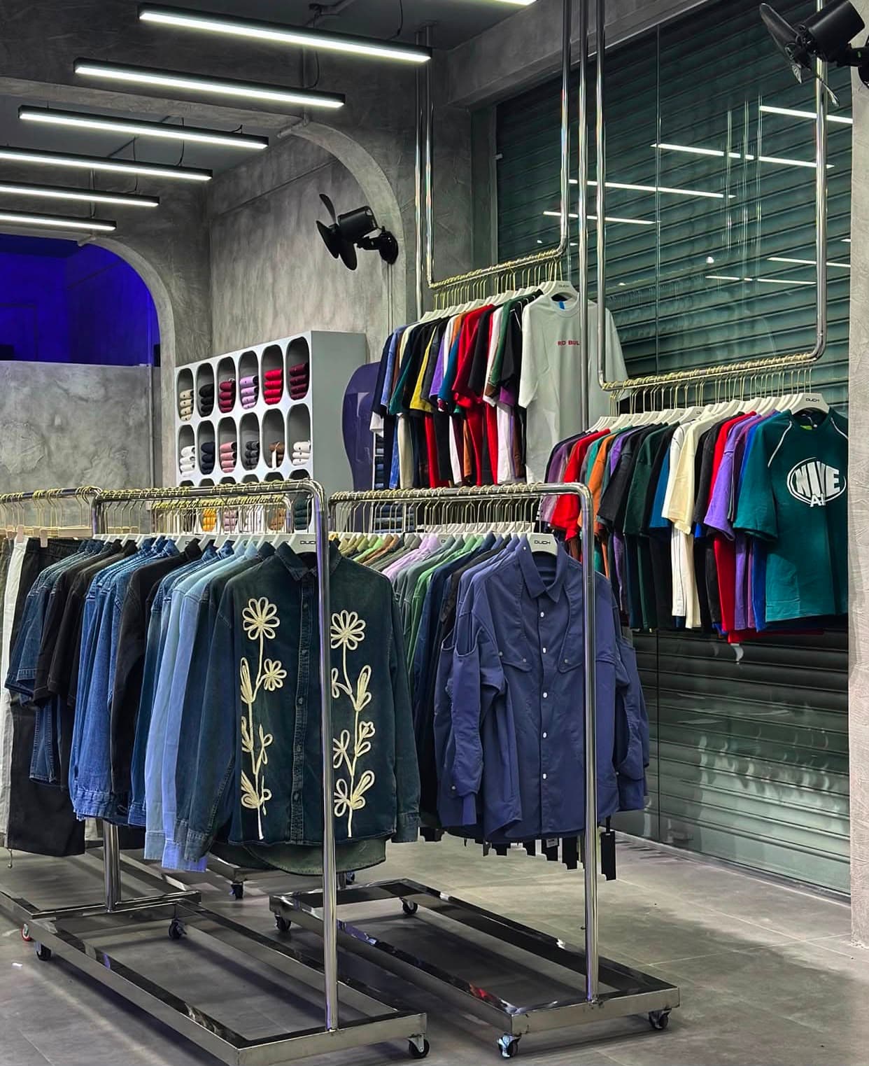 DUCH UNISEX CLOTHING 5
