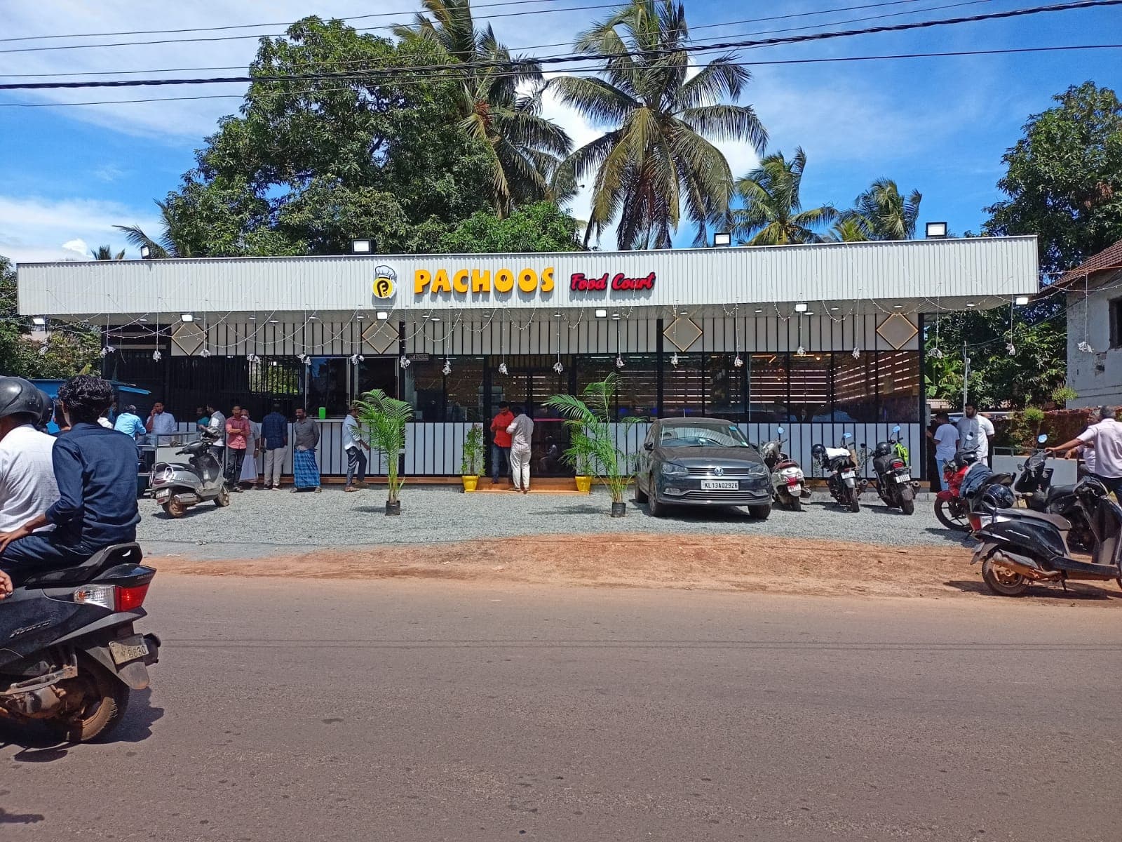 Pachoos Food Court