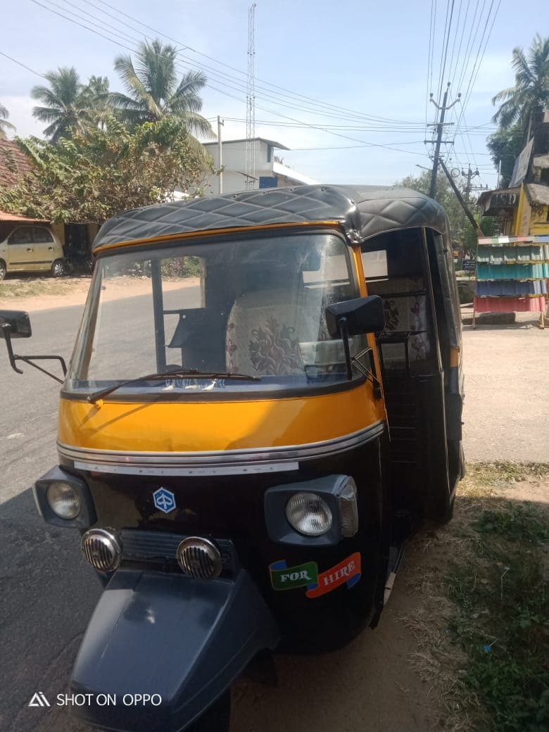 Vineesh Auto Driver