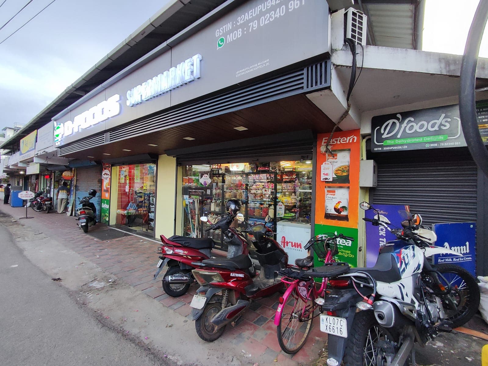 D-FOODS Supermarket