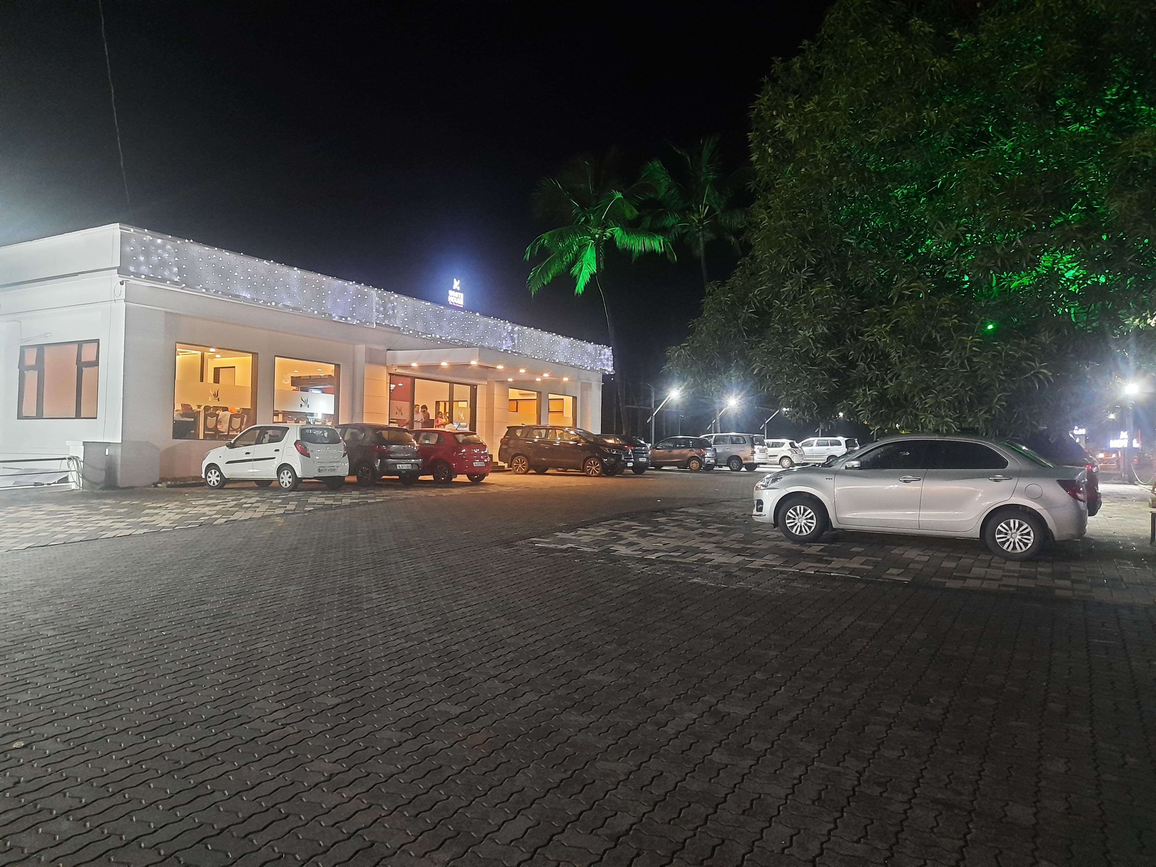 WHITE HOUSE RESTAURANT