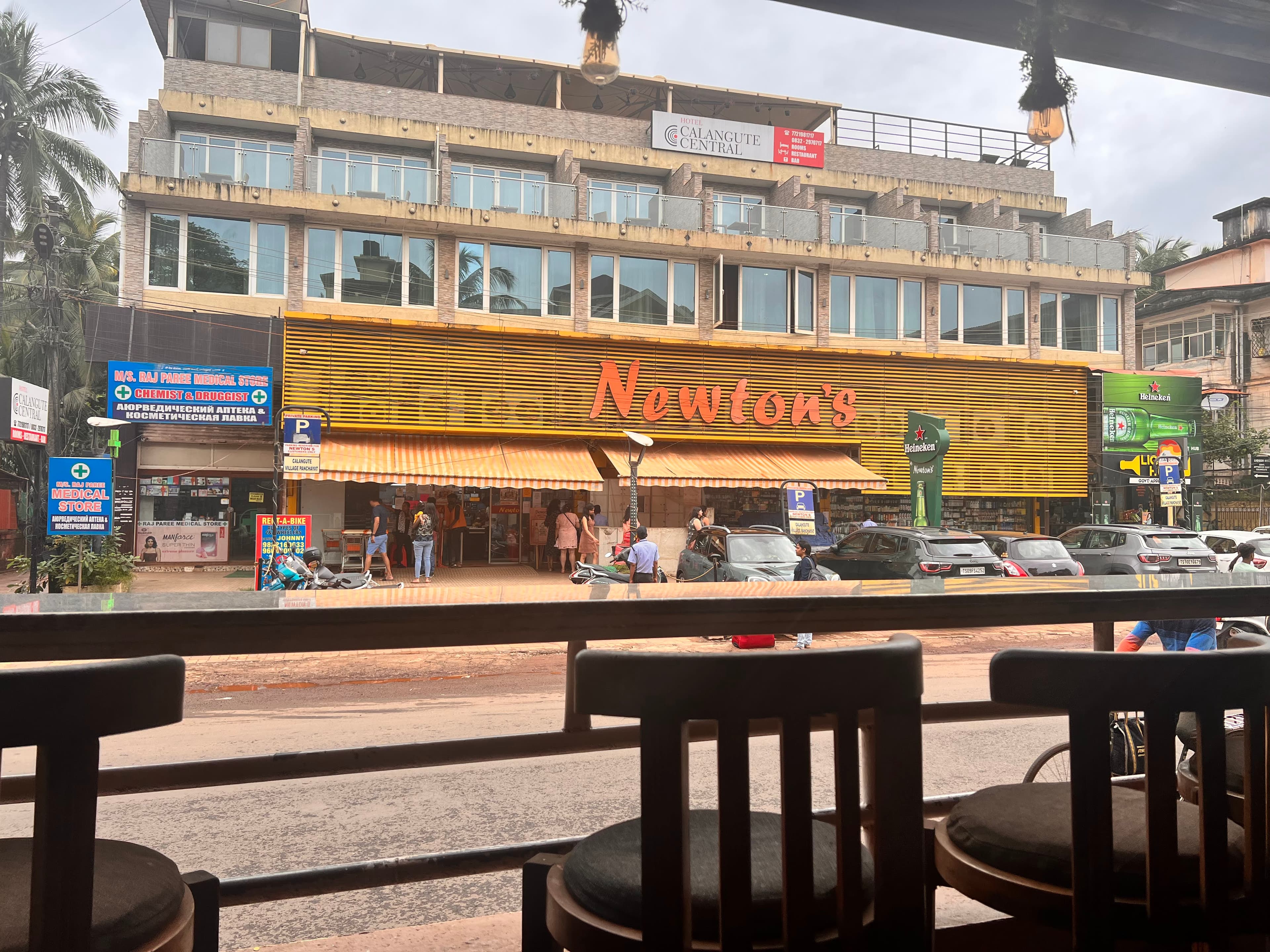 Newton`s Supermarket