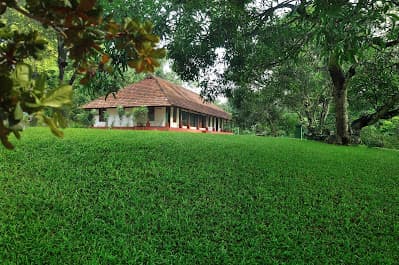 Kuruvinakunnel Tharavadu