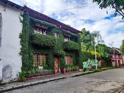 Hotel Raintree Lodge