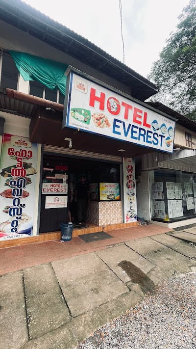 Everest Hotel