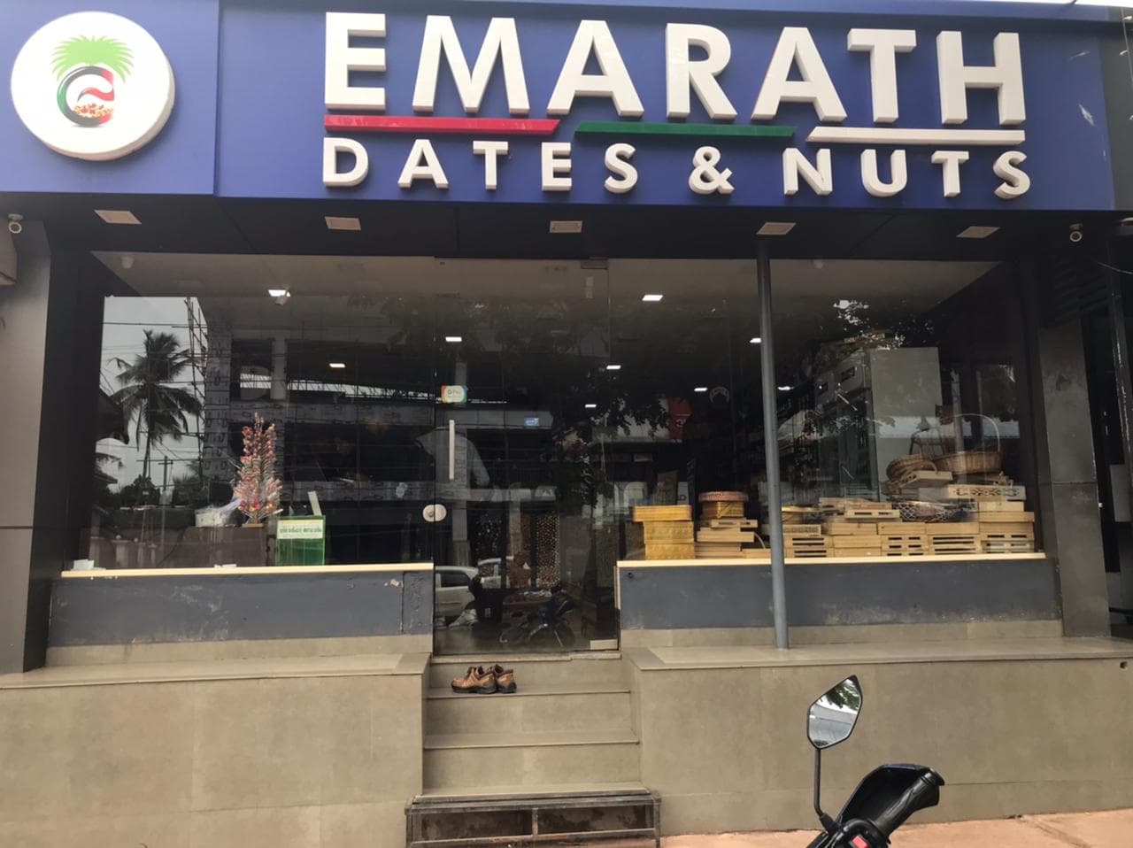Emarat Dates & Nuts