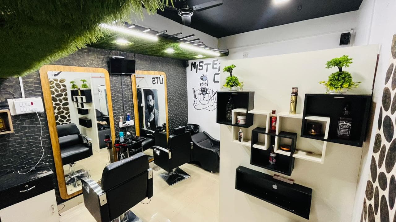 Mister cut gents saloon