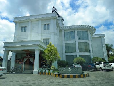 Wyte Portico Hotel