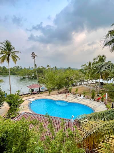 Lake n River Resort Munroe Island