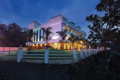 Hotel VKJ International,Thattekad