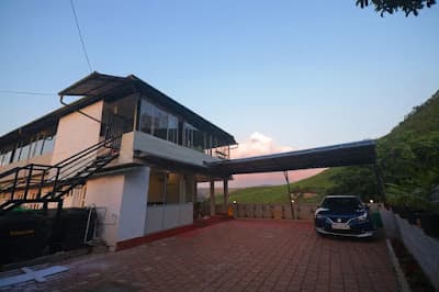 Seven Malai Residency