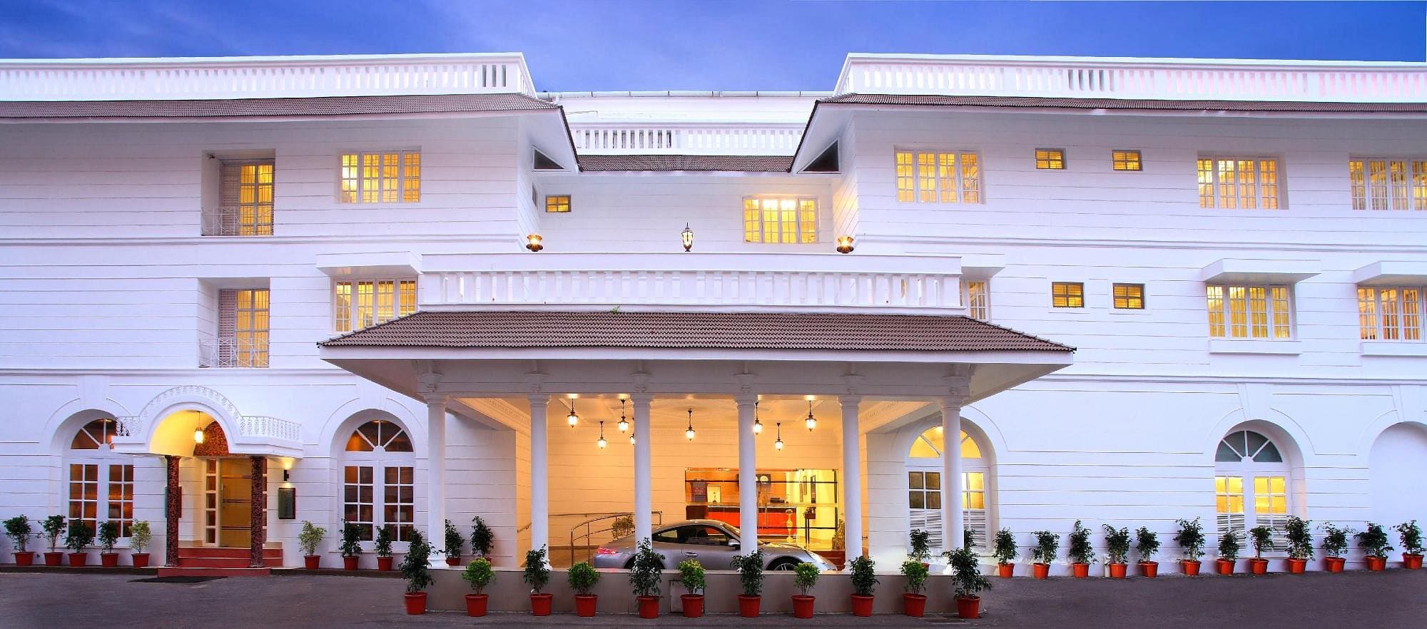 HOTEL LUCIYA PALACE