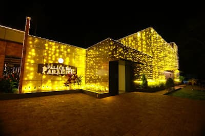 PALACE EN PARADISE