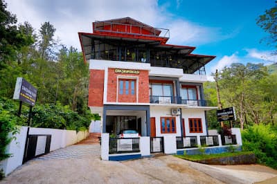 Dakshinakasi Guest House
