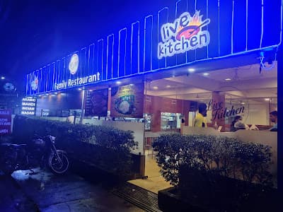 LIVE KITCHEN
